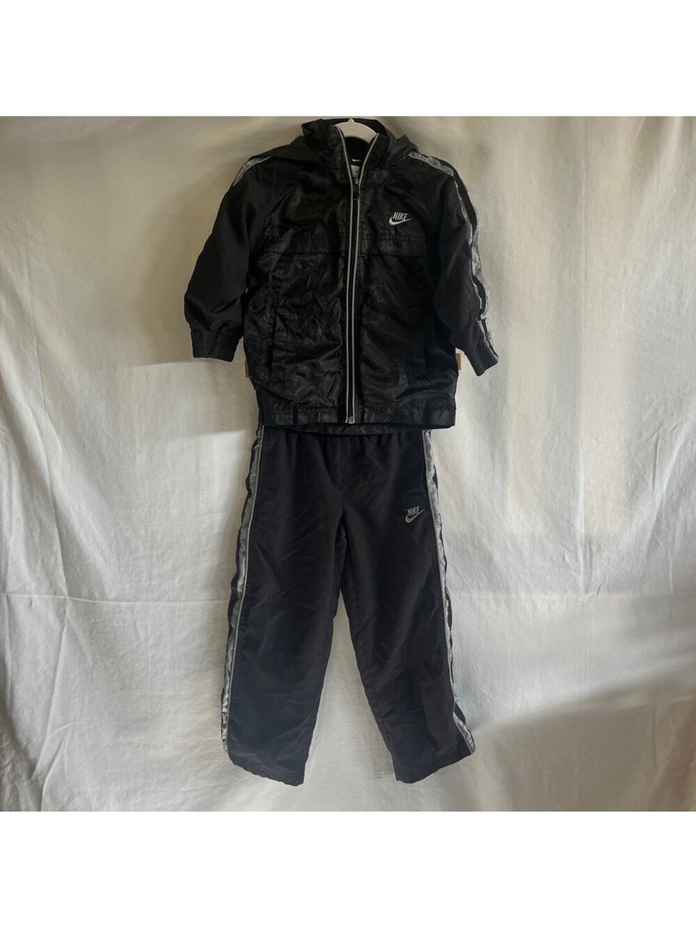 Nike Track Suit Kids Size 5 Black Jacket Pants Hooded Athletic Wind Breaker VTG